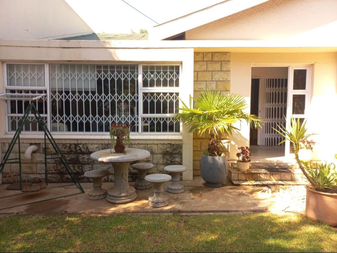Anri Guesthouse Bloemfontein Zewnętrze zdjęcie