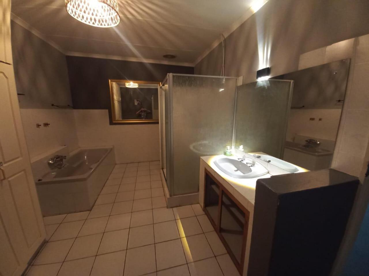 Anri Guesthouse Bloemfontein Zewnętrze zdjęcie