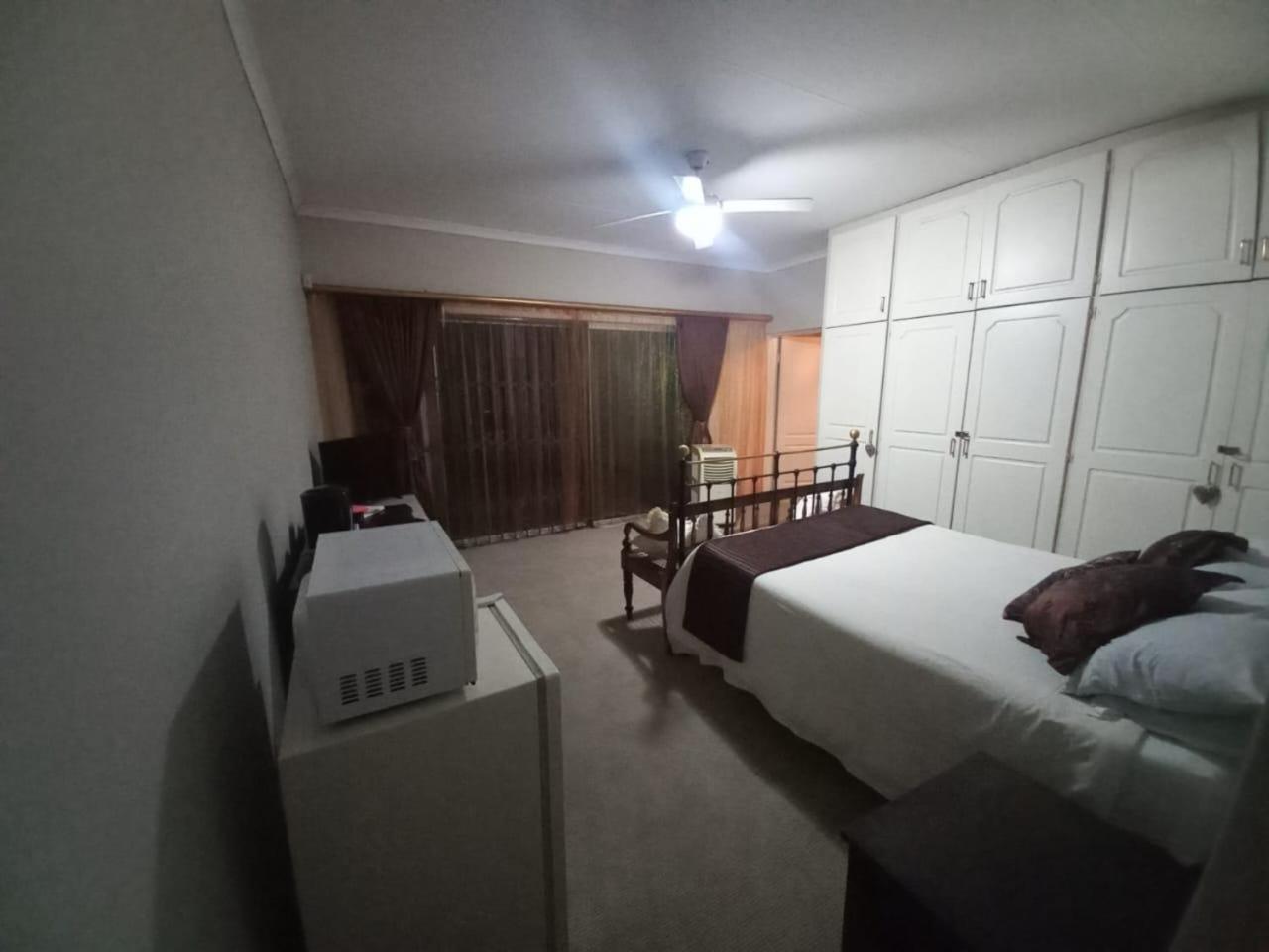 Anri Guesthouse Bloemfontein Zewnętrze zdjęcie