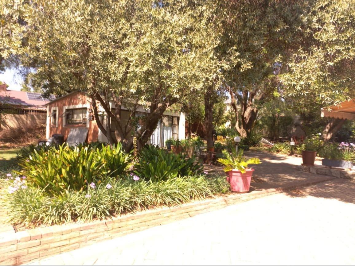 Anri Guesthouse Bloemfontein Zewnętrze zdjęcie