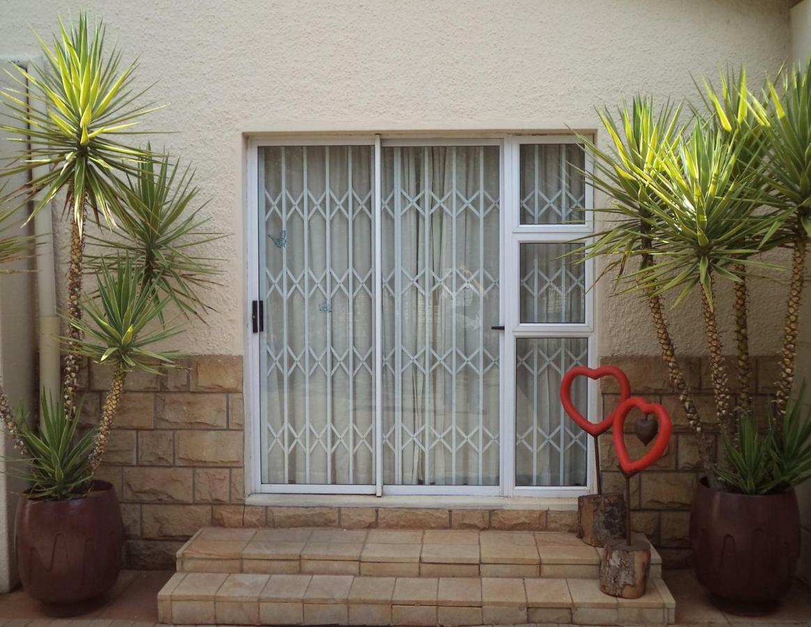 Anri Guesthouse Bloemfontein Zewnętrze zdjęcie